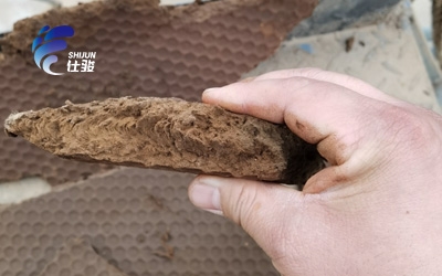 高濃污水污泥調(diào)理劑與普通的脫水藥劑的區(qū)別是什么-青島仕駿