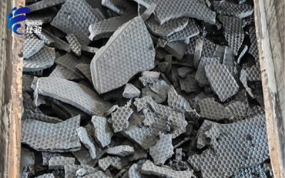 板框壓濾機壓泥含水率高，泥沾濾布的解決方法