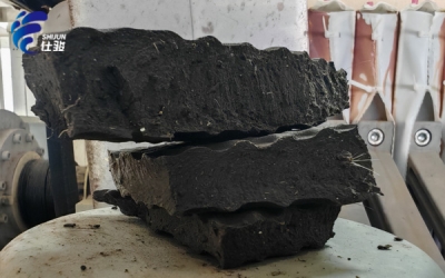 污泥增效劑在印染廠可實現(xiàn)污泥深度脫水-青島仕駿